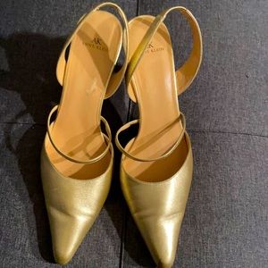 Anne Klein Vintage Gold Pumps